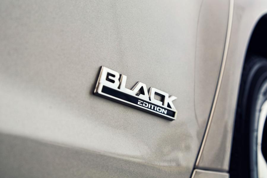  Holden Commodore Black 2016 года  (фото 1 из 3)